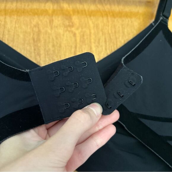 Honeylove Silhouette Bra in Vamp Black Velvet Size Medium 36B 36C - Picture 9 of 9